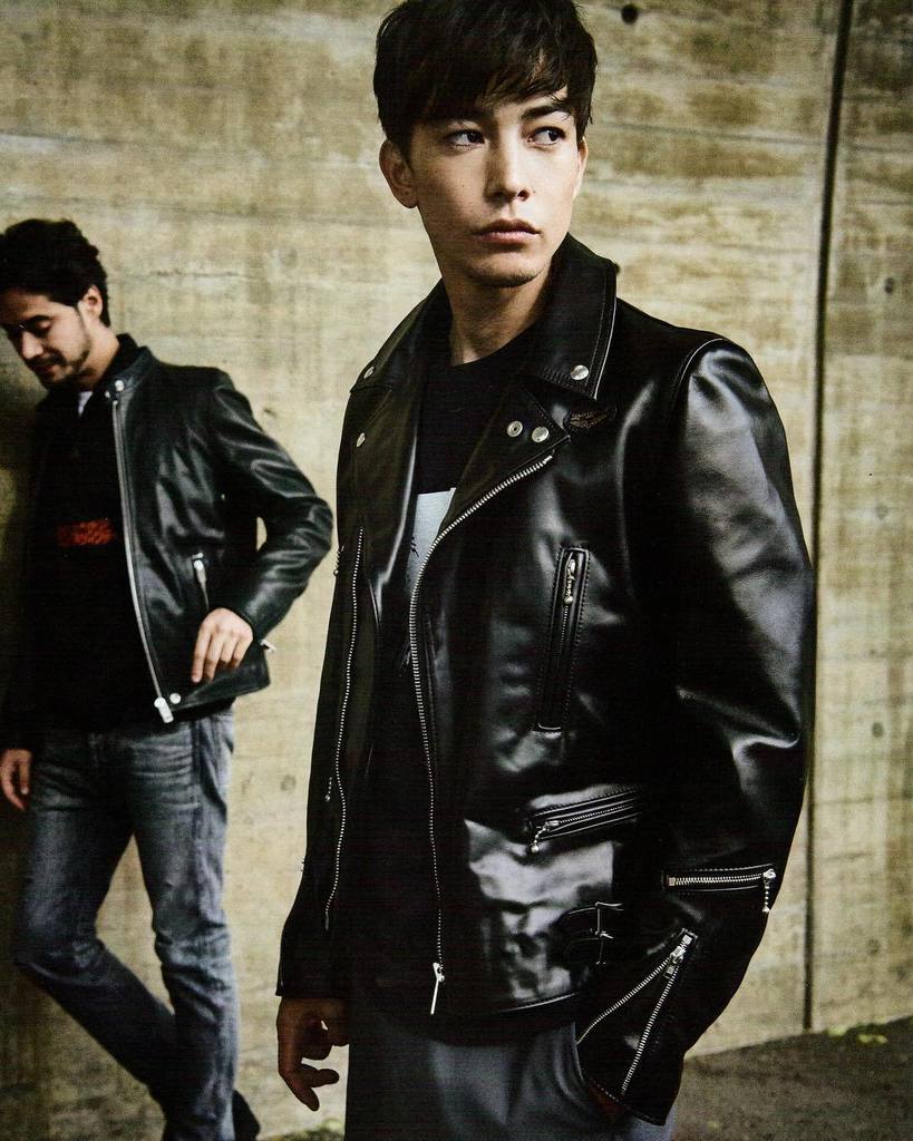 LewisLeathers's tweet photo. Men’s Joker Magazine @mens_joker @lewisleathersjapan #391T #Lightningjacket https://t.co/GY6AaM3s8M https://t.co/sTWvFohlv8