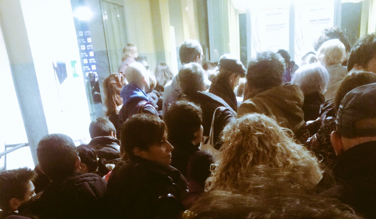 salottopapale's tweet photo. #RusticaxBand Quant’è bella la folla di cuccioli che vuole ascoltare altri cuccioli? #REFkids #REF17 #DFBtelling https://t.co/qzoB22AG3P