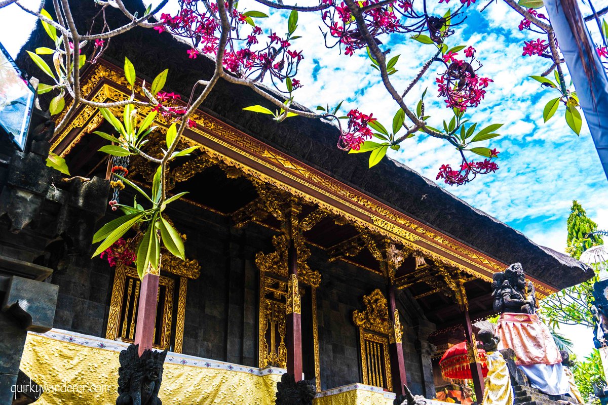 DivsiGupta's tweet photo. NEW on the blog: Bali Beyond Beaches: Of Hinduism and Arty Villages Of Batu Bulan - Quirky Wanderer explores the artistic villages of Gianyar regency in #bali  - https://t.co/Pr8tl2hBGp #wonderfullindonesia #garudaindonesiaindia https://t.co/0YgC6Lq8Pg