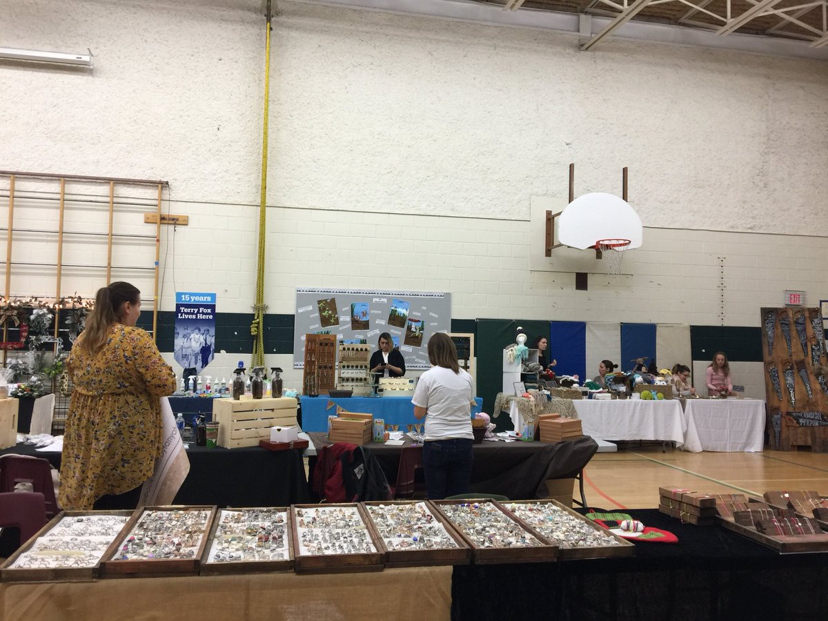 varennesLRSD's tweet photo. Check out our Craft and Vendor Sale happening right now! 22 Varennes Avenue in St. Vital from 10am to 3 pm! #chistmasshopping https://t.co/05xFTrBAoI