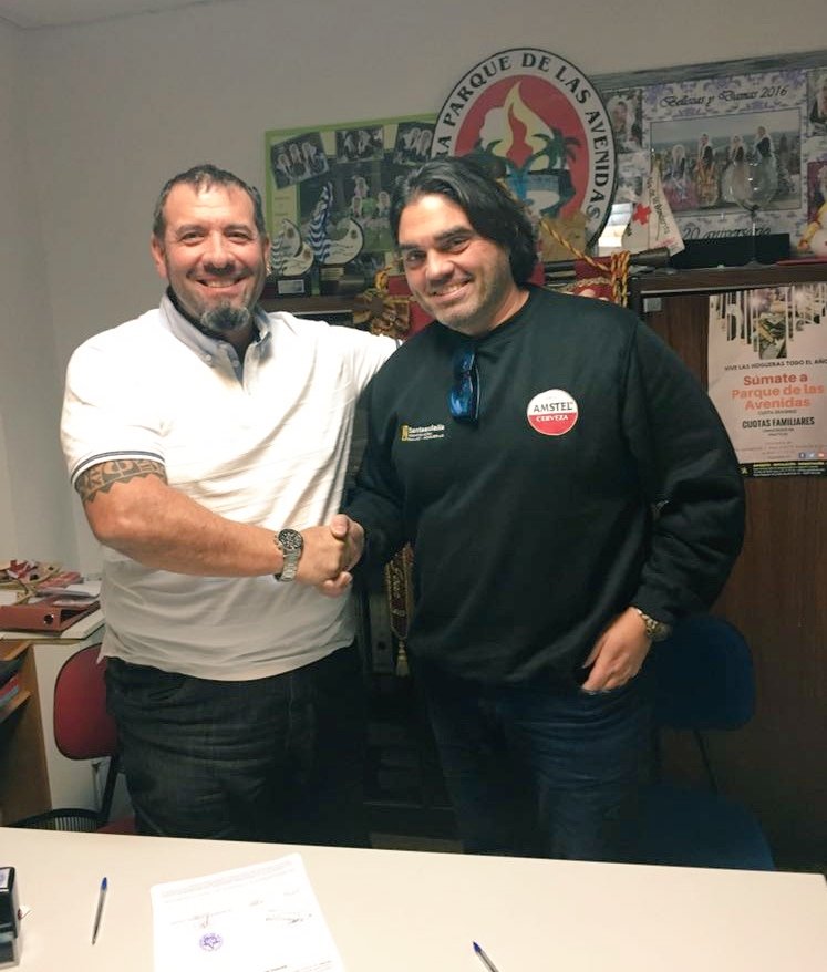 Aquest matí l'artista Pedro Santaeulalia i el nostre president han signat el contracte per a la realització de la foguera 2018  que plantarà en la 2na categoria, encara que amb un pressupost lleugerament superior. A la signatura han acudit també la bellea i la dama 2018.