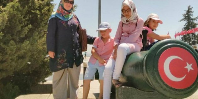 BhrGllri's tweet photo. Maden ailesinin ölümünü
Uluslararası haber kanalı Euronews ise faciayı 12 dilde yaptığı haberle tüm dünyaya duyurdu
Euronews’in haberinde
“Maden ailesinin Ege Denizi’nde boğularak hayatını kaybetmesi devam eden siyasi tasfiyelere yönelik tepkiyi arttırdı

https://t.co/OBNgBr7EG2 https://t.co/8lcxs0K51J