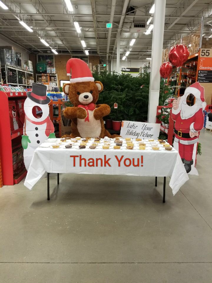Ingram5Curtis's tweet photo. It’s amazing how many People have stopped to get pics in our laydown area. It’s great seeing all the 😃. #connecting #MA2017NOV24 #howmuchdoesitcost? #free #what? @KellyT_2577 @ParkvilleHD2577 https://t.co/SHPQeKOZez