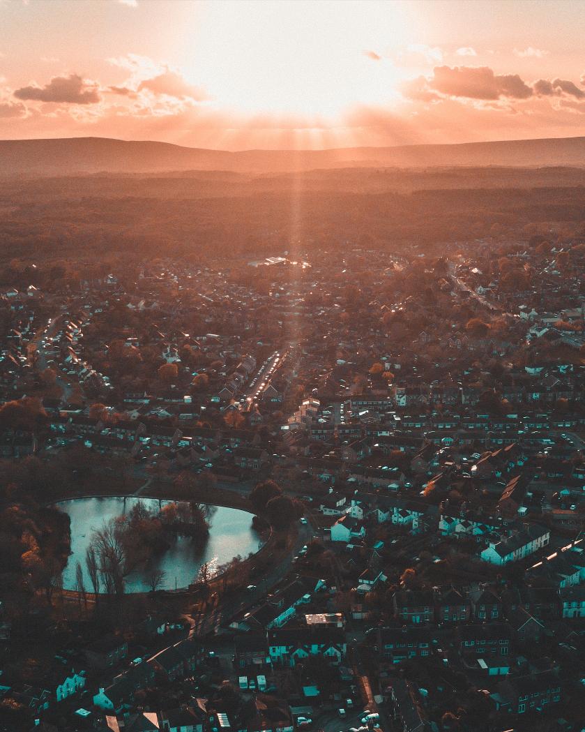 JayFuller's tweet photo. Sunset Glory 🌞✌🇬🇧 #Djimavicpro #Droneshot #sunset @DJIGlobal @highsnobiety https://t.co/cS4eYK1N6e