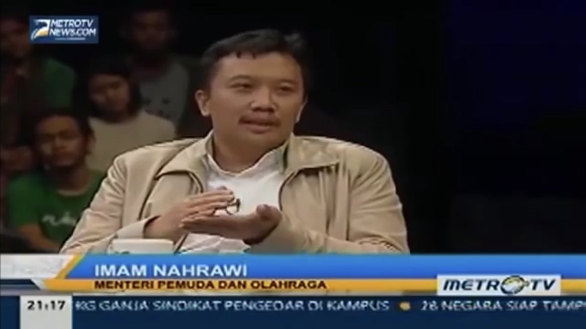 imam_nahrawi's tweet photo. Selamat Ulang Tahun ke-17 Metro TV. Semoga di usia yang beranjak dewasa ini METRO TV terus setia menyajikan berita, informasi dan program program mencerdaskan sekaligus menginspirasi.-IN
.
PS: Ini foto saya pertama kali diwawancarai METRO TV di Acara Mata Najwa, 10 Desember 2014. https://t.co/K7INtoTNMw
