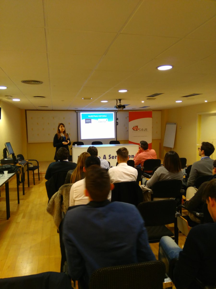ceje_network's tweet photo. Nos presenta Marta a @Ebersix, #JE de farmacia @CanalUGR nacida en 2013 y premio CEJE 2016 a la mejor JE #ExcelenciaJE #NacionalJE 👏👏👏 https://t.co/vG3QtQvfqd