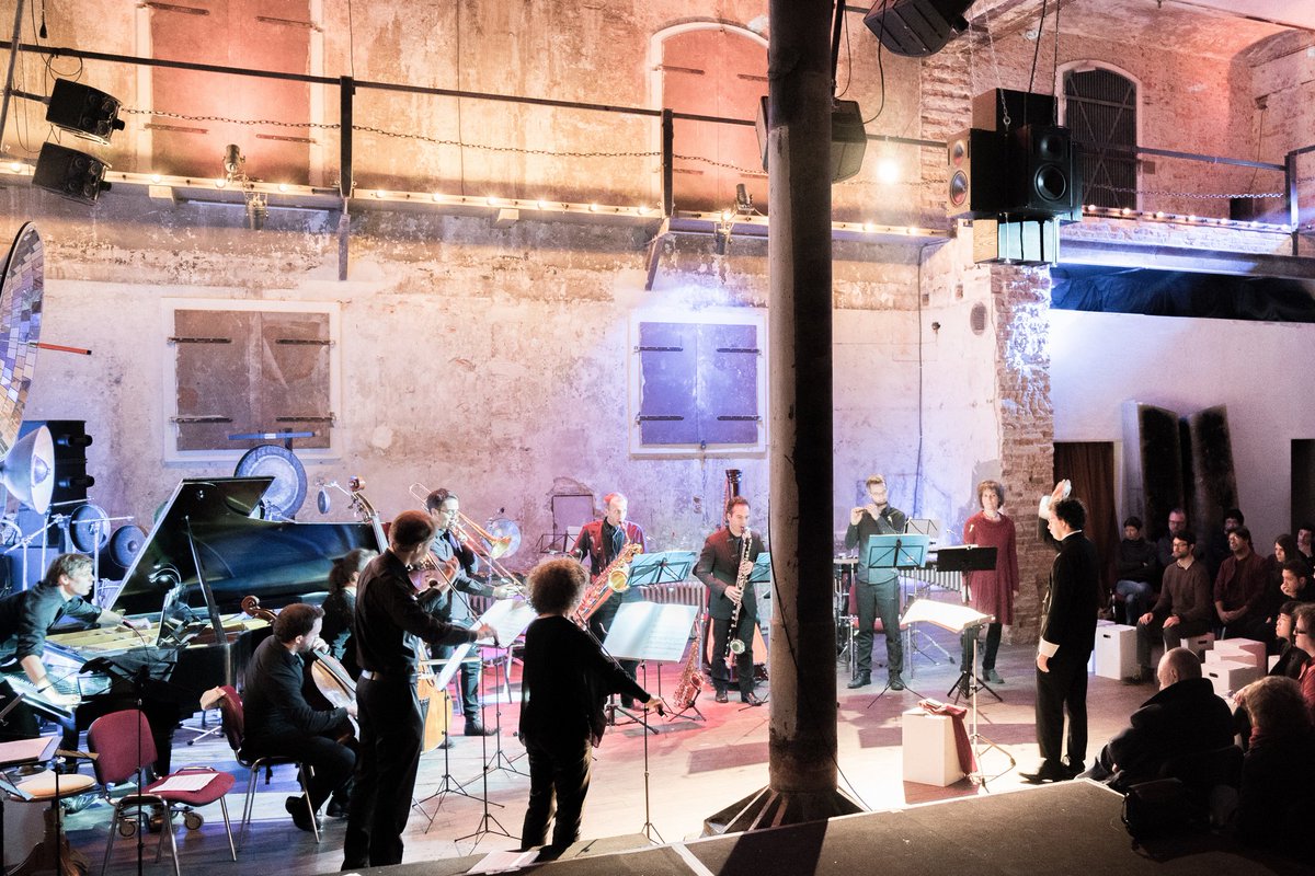 zafraanski's tweet photo. #IMPULS-Festival in der #Musikbrauerei Berlin mit #Zafraan, #SalomeKammer, #ManuelNawri und Musik von u.a. #GyörgiKurtág, #ElenaMendoza, #AnnetteMengel, #SarahNemtsov, #SamirOdehTamimi, #JohannesSchöllhorn und #NicolaiWorsaae. Danke allen Beteiligten, sehr schön war’s! https://t.co/zuX0fyQWOy