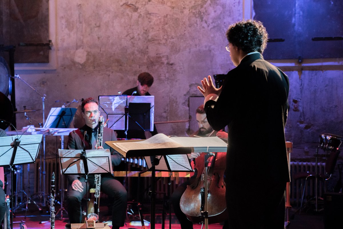 zafraanski's tweet photo. #IMPULS-Festival in der #Musikbrauerei Berlin mit #Zafraan, #SalomeKammer, #ManuelNawri und Musik von u.a. #GyörgiKurtág, #ElenaMendoza, #AnnetteMengel, #SarahNemtsov, #SamirOdehTamimi, #JohannesSchöllhorn und #NicolaiWorsaae. Danke allen Beteiligten, sehr schön war’s! https://t.co/zuX0fyQWOy