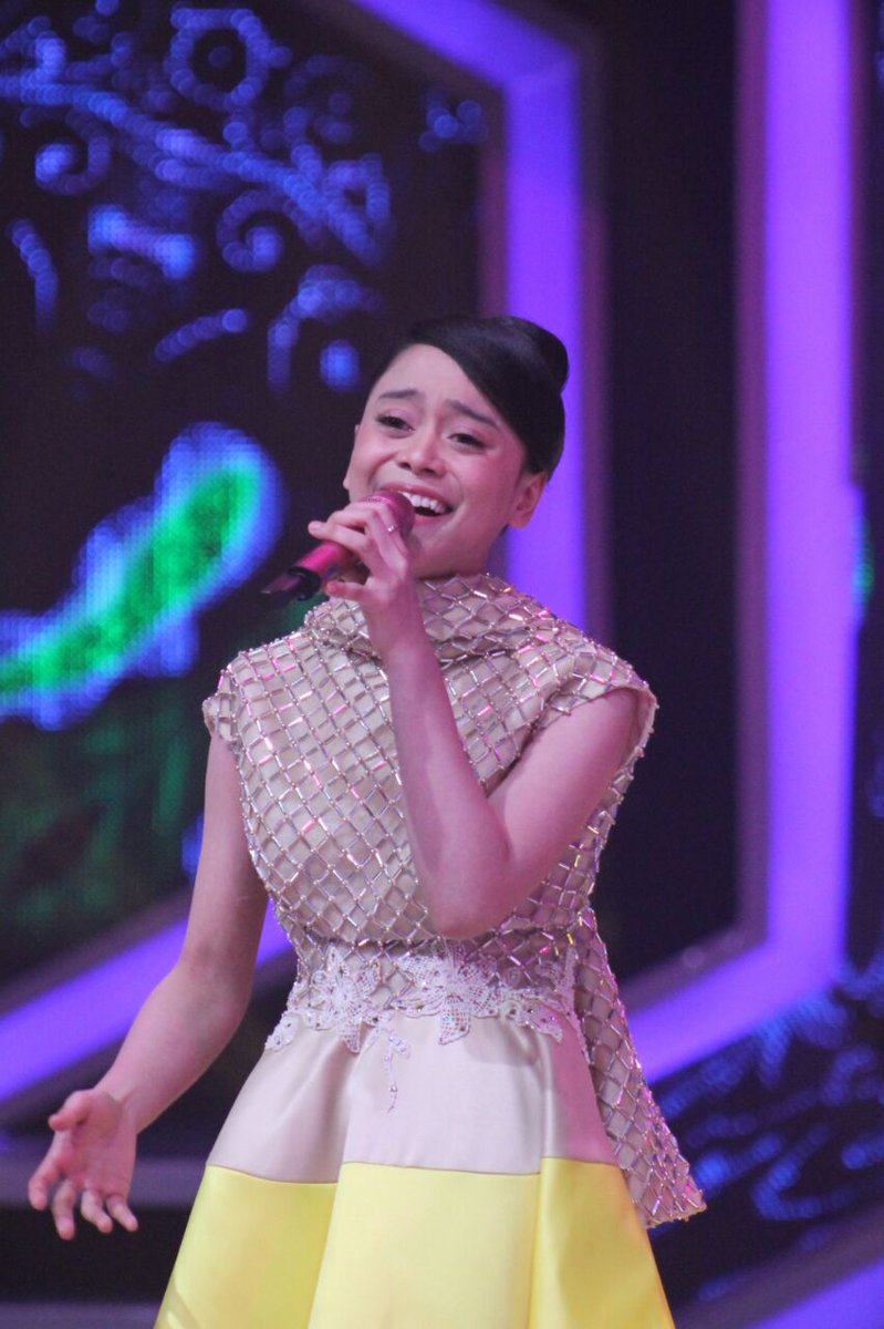 elymuawiyah98's tweet photo. Dede tampil nyanyi Nirmala hore
@Lesti_Jenong_DA
#LESTIDIDAASIA3 https://t.co/mhvfgMJM0y