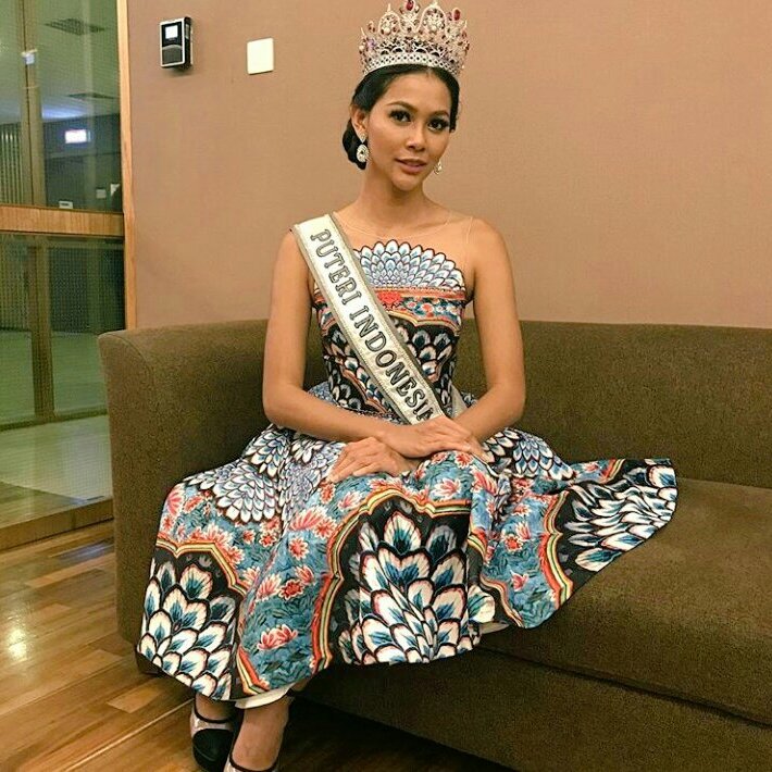 Angga_straight9's tweet photo. Siapa nih yang malem mingguan sama pacarnya sambil ngevote queen kita @bungajelitha21 

#MissUniverse #Indonesia 
Retweeetttt. https://t.co/nu015YI7Vi