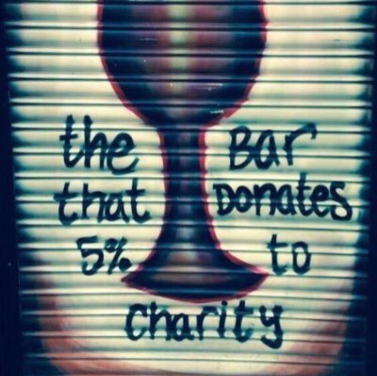 TheEthicalGlass's tweet photo. We’ve got the beaters on ALLLLL NIGHT tonight and every time you have a drink 5% goes to charity!! Everyone’s a winner!!! 🍻🎶🎸🏆 https://t.co/fveGhDddO1