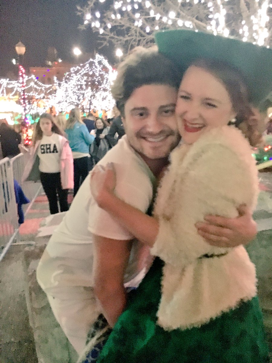 funambulator's tweet photo. I hadn't been to #lightuplouisville since I was a kid. It was so cute &amp; festive! And look at these sweeties I got to share it with. 🎄🎅🏽☃️🦌 #igodowntown (@WilHeuser @jecoreyarthur @Ninalovin @drewboyd13 @laurenargo @Ninalovin) https://t.co/PJNTt6CgCk