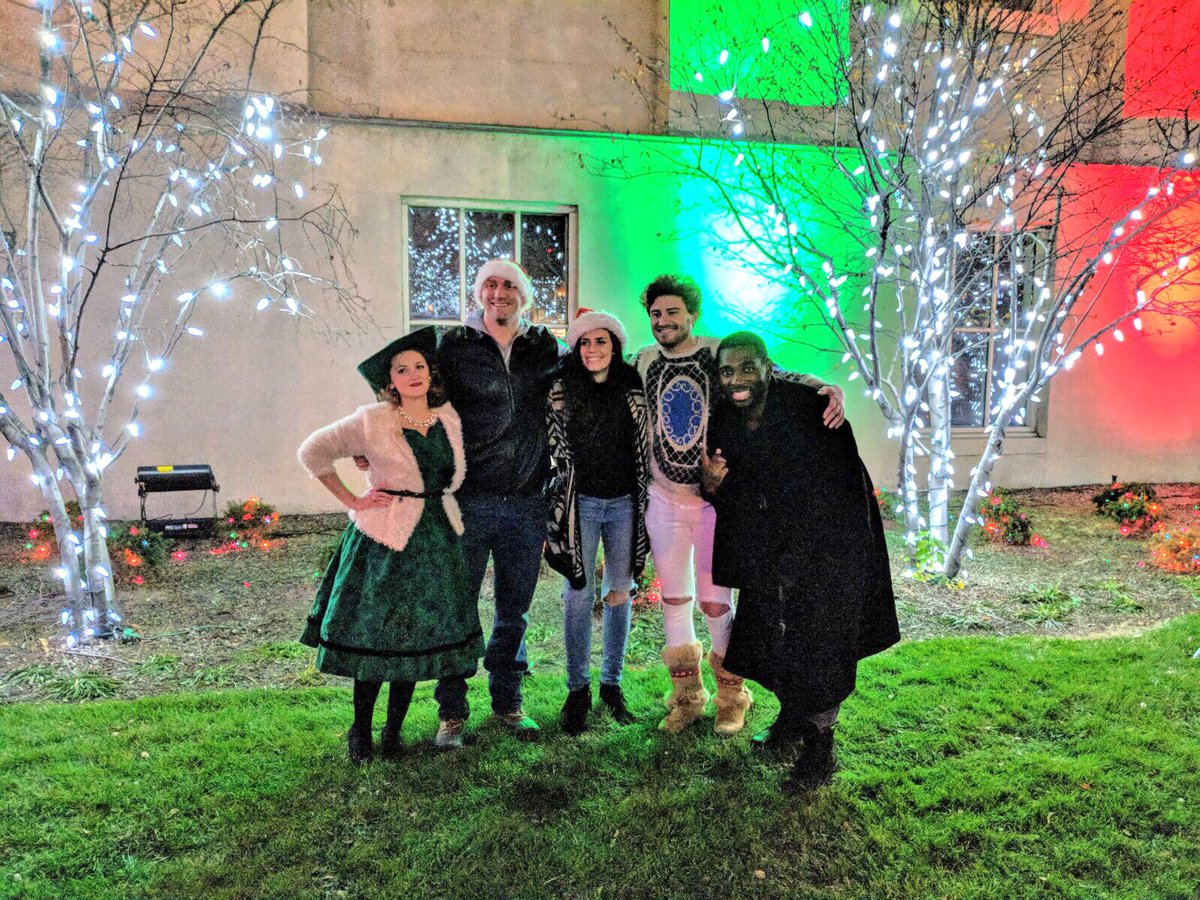 funambulator's tweet photo. I hadn't been to #lightuplouisville since I was a kid. It was so cute &amp; festive! And look at these sweeties I got to share it with. 🎄🎅🏽☃️🦌 #igodowntown (@WilHeuser @jecoreyarthur @Ninalovin @drewboyd13 @laurenargo @Ninalovin) https://t.co/PJNTt6CgCk