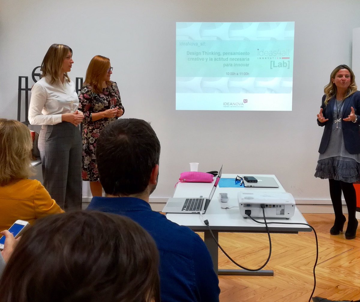 IDEANOVASI's tweet photo. Desayuno de #innovación @ideas4all y @IDEANOVASI. La apuesta por el pensamiento #creativo en la empresa y la colaboración https://t.co/7oI0MA1rYk