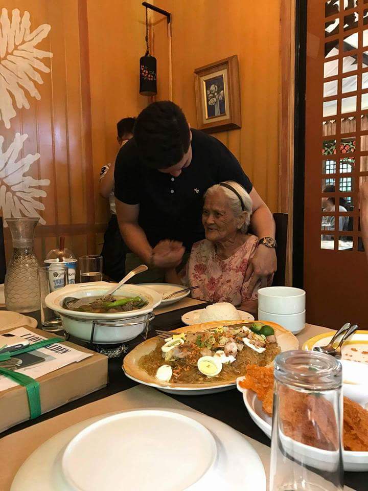 kaesindigo's tweet photo. Dear @aldenrichards02 naiiyak ako everytime I read stories like this. God bless your good heart always ❤🙏

📸 Fr Danee Cruz fb | #MPKMarawiAlden https://t.co/EAaSwkkrku