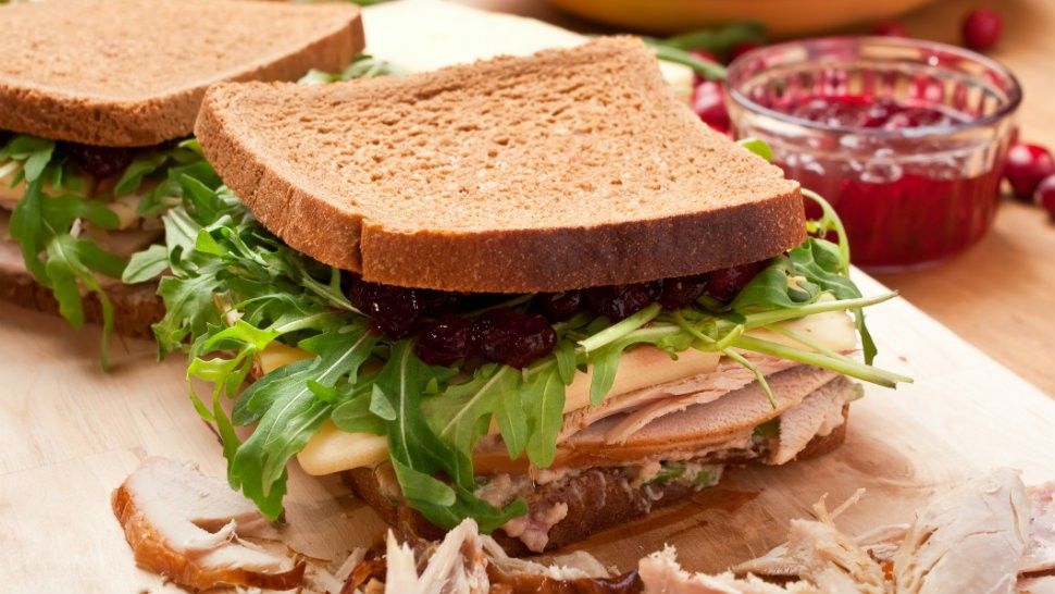 kimkomando's tweet photo. Tired of cooking the same old dish for your leftover Thanksgiving turkey?  Here are 10 #turkeyleftover #recipes #yum https://t.co/FxSeZruyET https://t.co/rBq9JOZwJ6