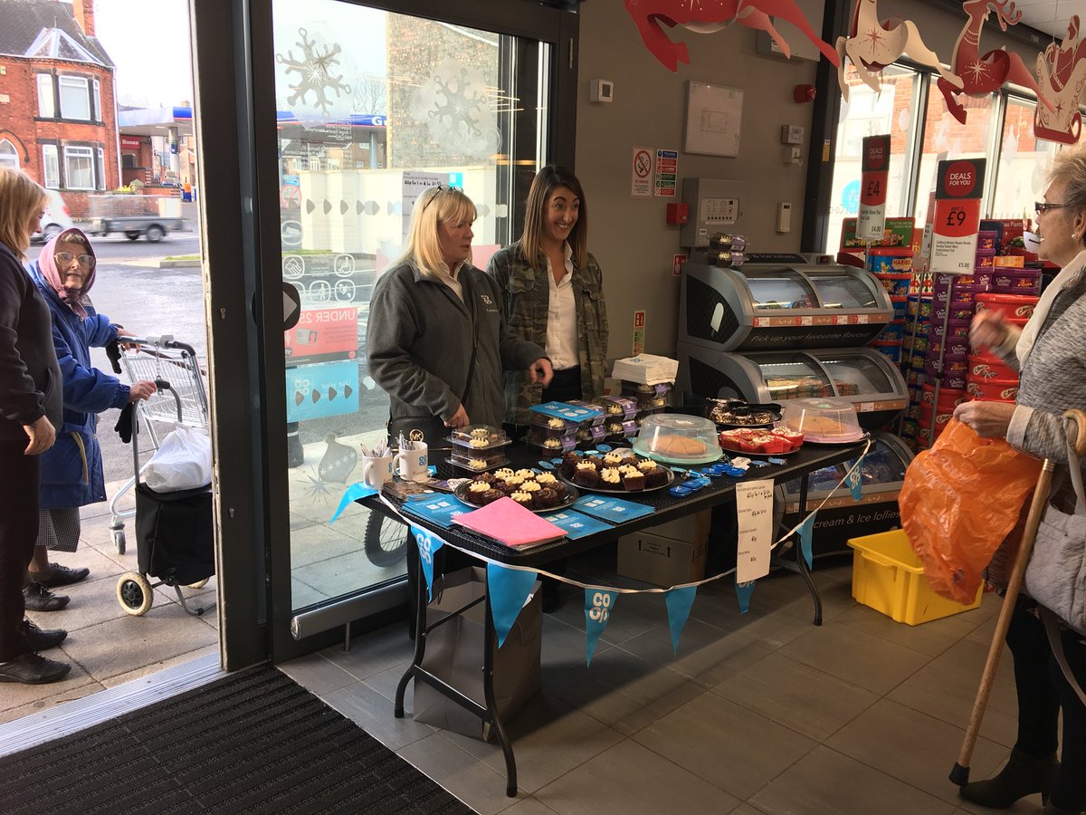 andreabradley8's tweet photo. @CoopFuneralcare @CoopSouthwellRd. @deananderson634 @Johncr531980 Working together for a worthy cause &amp; I only ate 1 🍰 Bonus 😆 thanx to Neil at Castlewood 4 the donation 👍 https://t.co/5hFHhrcmpN