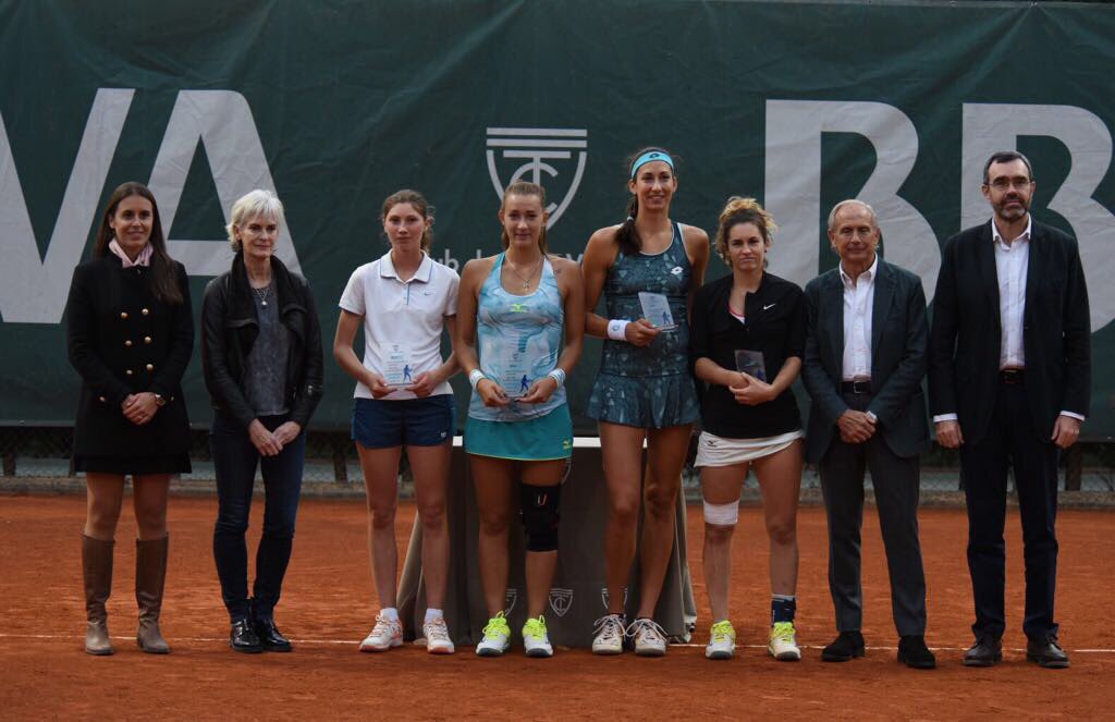 copafbvalencia's tweet photo. #BUCSA Y #SIZIKOVA se alzan con la victoria en #dobles tras un duro partido contra @AndreaGamiz @HuracanGeorgi 6(1)-7  6(5)-7 

#BBVAOpenCiudadValencia #BBVA  #ITF #TENISFEMENINO https://t.co/orEnre5vBF