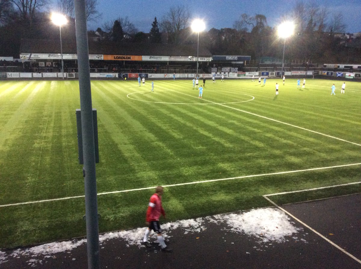 rctbusinessclub's tweet photo. All level with ten minutes to play in a lively encounter #Loadlok Community Stadium https://t.co/aEzICcvkO1