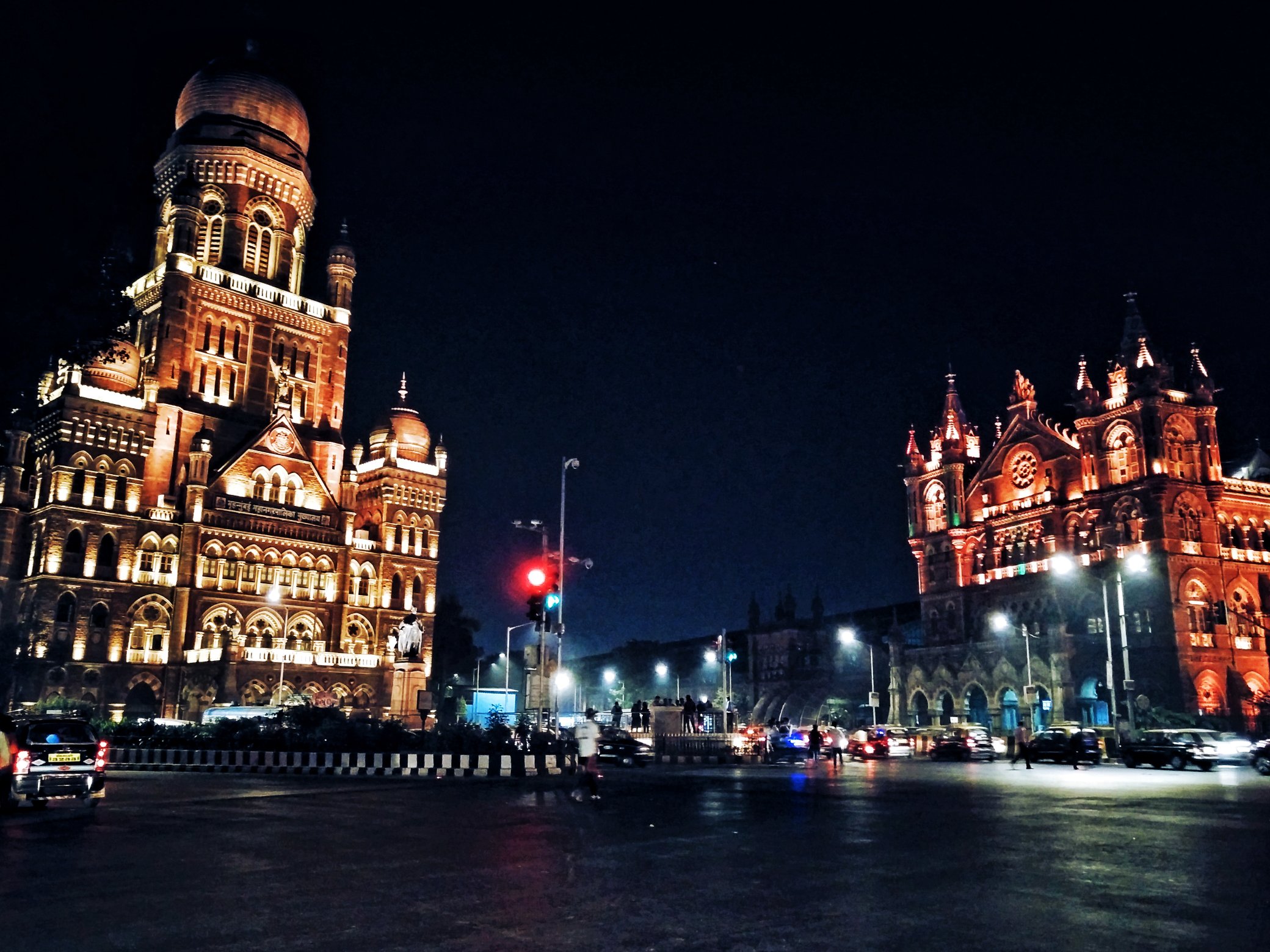 Photograph showing BMC building and Chhatrapati Shivaji Maharaj Terminus in Mumbai from 2017