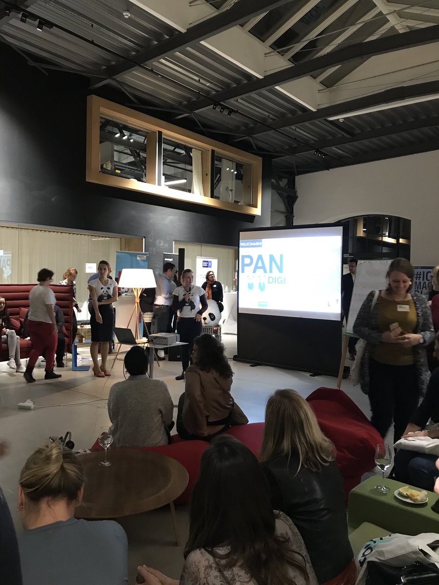 BiaLorenzen's tweet photo. #PANDA17 inspirierende Frauen beim #PandaDigital und supercoole Location https://t.co/9jxCEcDrwD