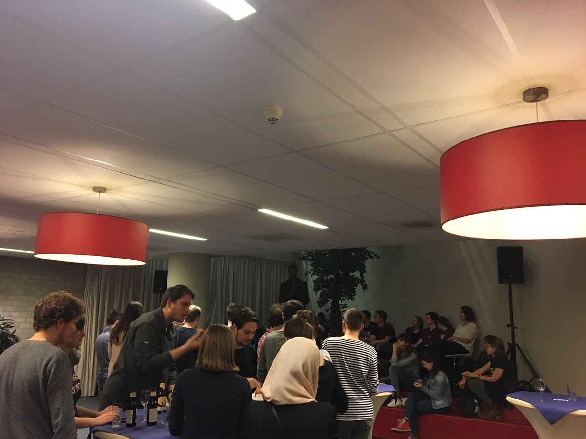 Rianneletschert's tweet photo. Closing reception to thank all our volunteers and dedicated staff, with inspirational speech bij @DLive87 #bod17 @nickelbos https://t.co/MbFs5M7sCs