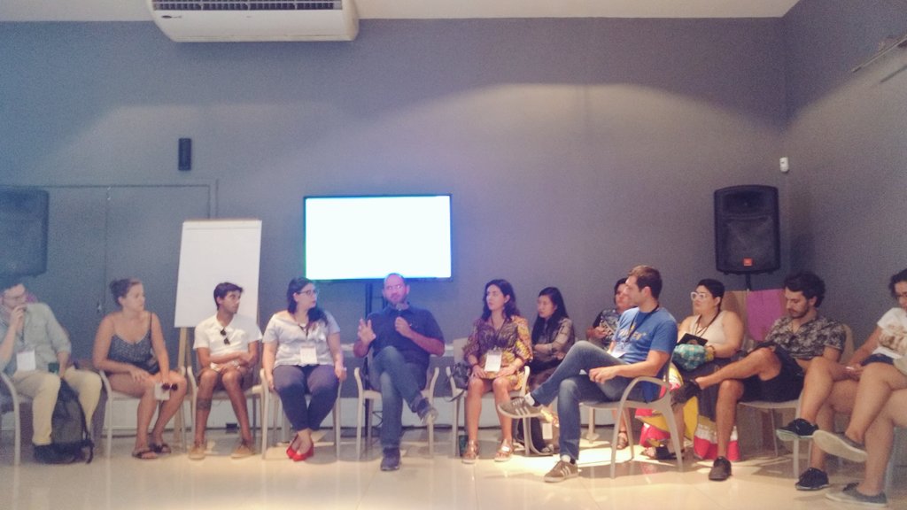 AngelRola's tweet photo. Hablando de cómo #Medellin #Colombia está convirtiendose en una #SmartCity a través de la #colaboracion entre pares y la gestión pública. #Latam #ColaborAmerica17 @AlbertCanig @ColaborAmerica @OuiShare_es https://t.co/NJ44E4bsEW