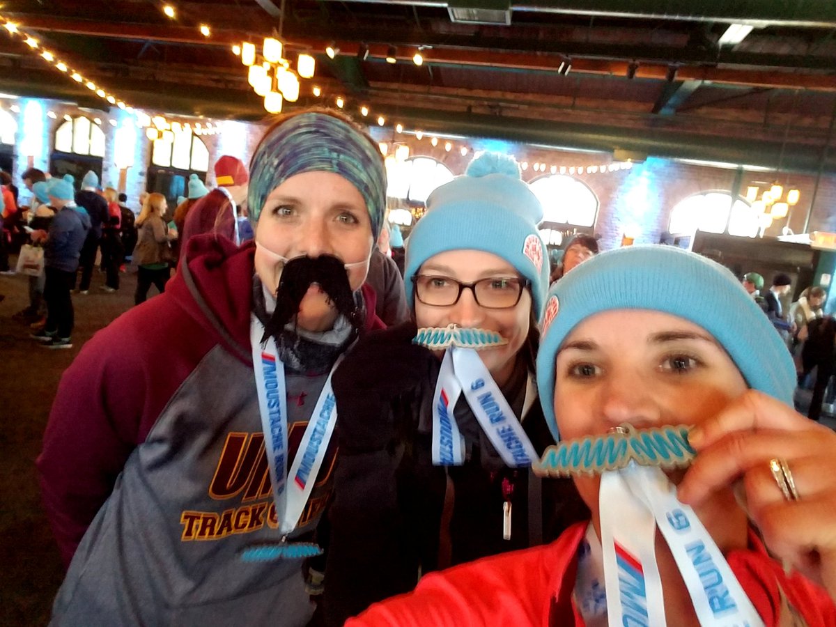 CGaedeEC's tweet image. #morunners  co-worker fun!  Support the 'stach