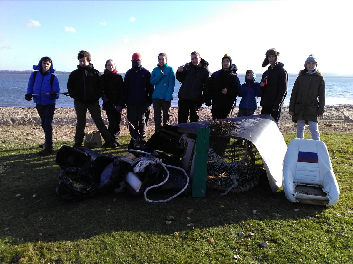 via @HIWWTPeople: Fantastic job cleaning the beach near Needs Ore by our #YoungNaturalists #marineplastic #pollution   @cameron_b_trust