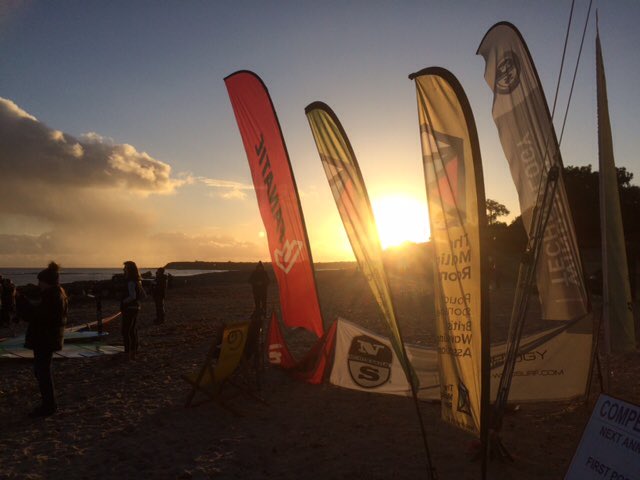 NatMurphy2012's tweet photo. Enjoying the sunset and a G&amp;T, at the Mudeford windsurfing festival @ConkerSpirit @jimmyicedcoffee https://t.co/cxIfOfQ3qM