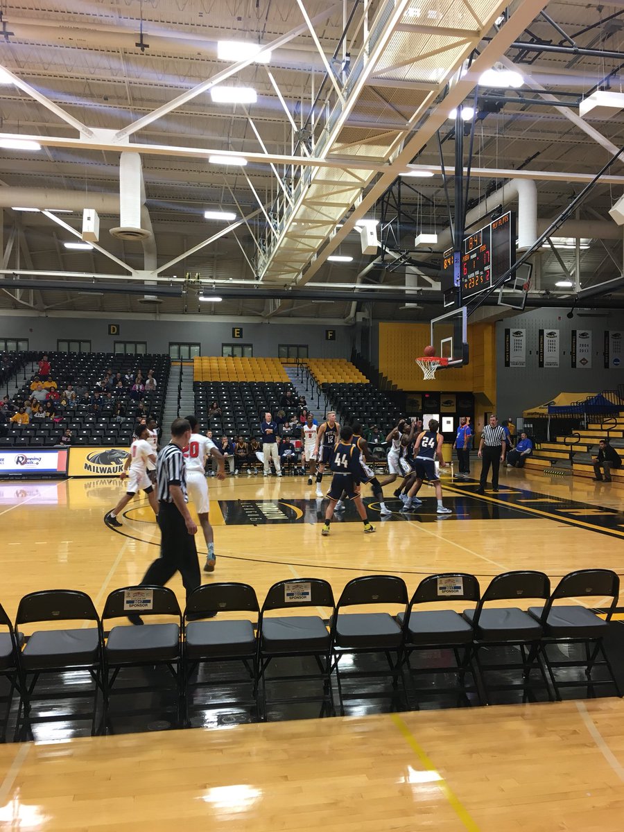 XI_sports's tweet photo. POPES MENS BASKETBALL IS BACK! Guys Are Up 18-6 Early Here At UWM! Maccoux Saucing Early! #XI #XIBB https://t.co/S6OQkhe04W