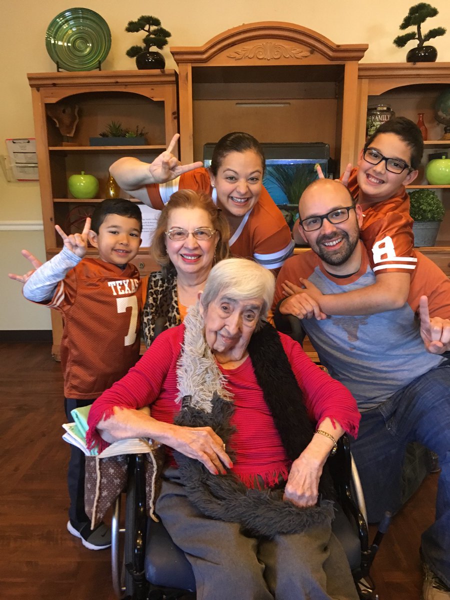 magonzalez76's tweet photo. Visiting with my grandma! Love her! #4larry #lovemyfamily #thegoodstuff https://t.co/P8lZWIBmGE