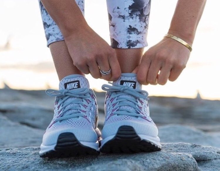 MaykingLooks's tweet photo. Lace up. Let’s go! #fitlife #fitmom #fitgirl #run #runner #exercise #befit #healthy #activewear https://t.co/W1sCylVtQr