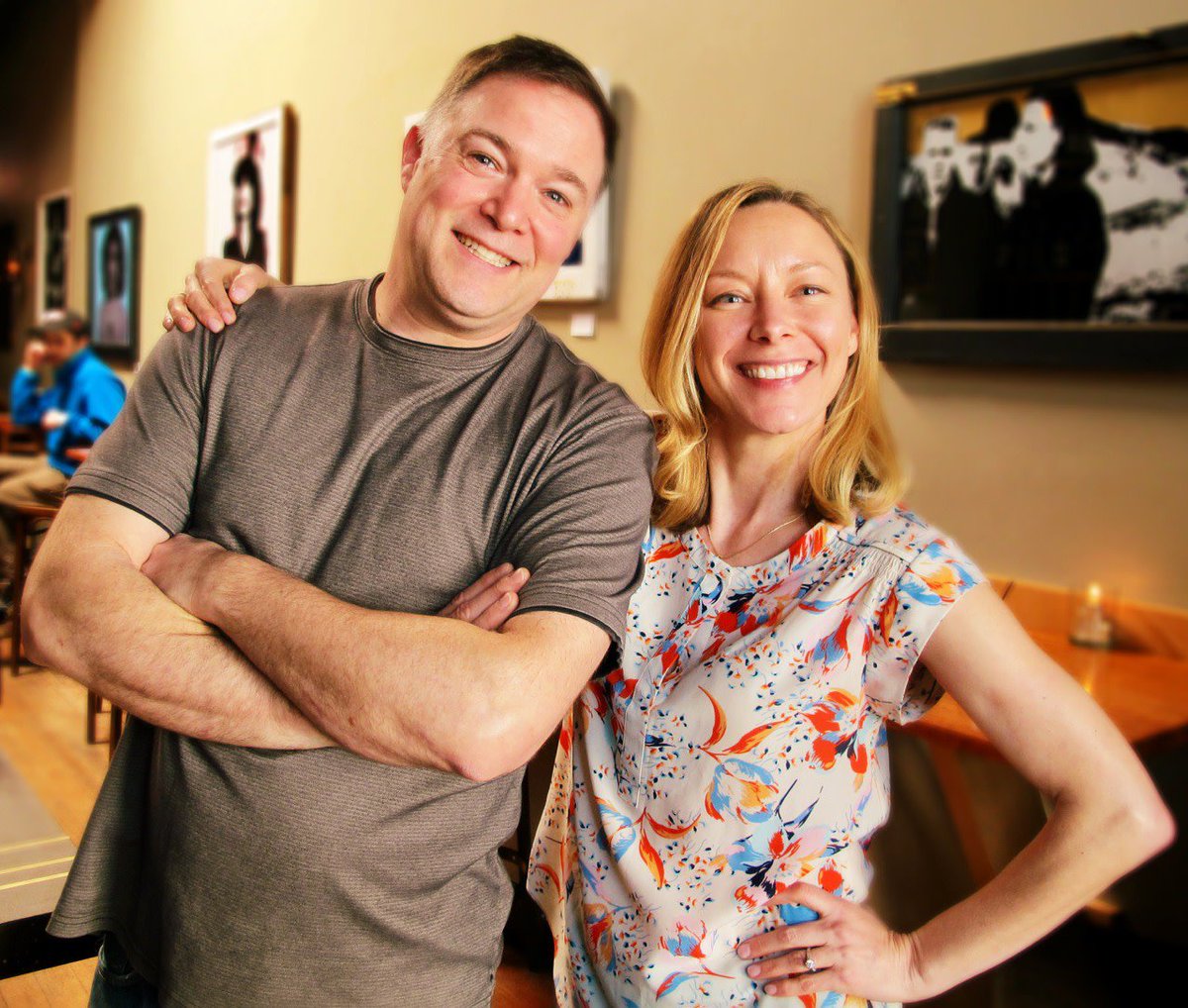 forktown's tweet image. It's #SmallBizSat! We're proud to be Portland's longest-running locally owned food tour. Our partners are also amazing locals -- like John at @sidecarpdx!  

Remember: save 20% on Forktown Gift Certificates w/code HOLLYPDX17 at forktown.com!

#ShopSmall #ShopLocal