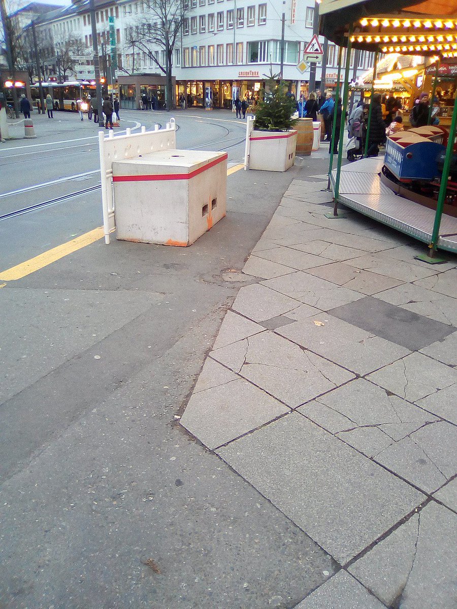 StanM3's tweet image. Christmas markets and presents brought to you by Angela Merkel!