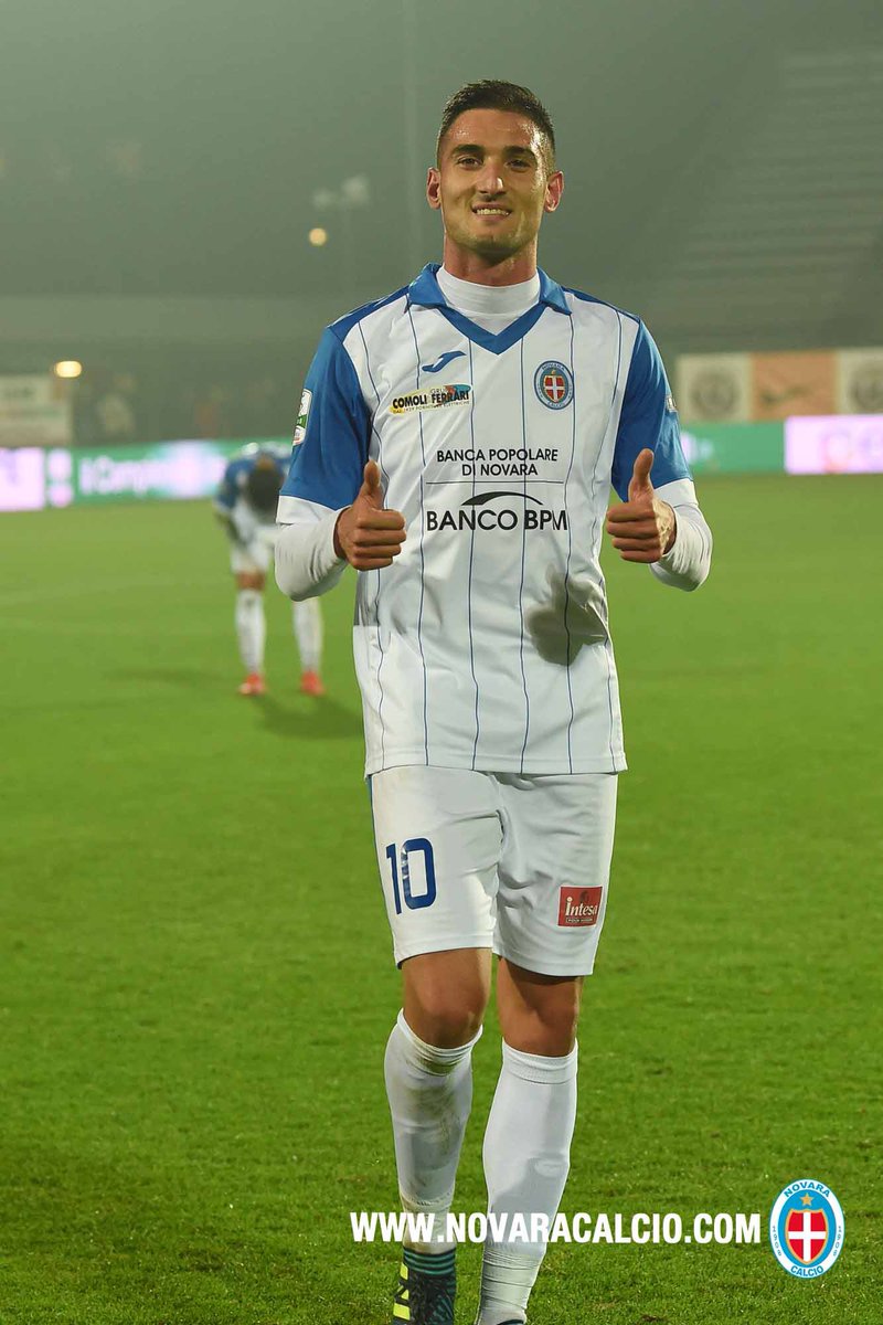 Novara__1908's tweet photo. ⚽️⚽️⚽️ La chiude Macheda su assist di Di Mariano
💪🏻 3-1 e grande impatto dei due subentrati dalla panchina
#VenNov https://t.co/FtZs7275uA