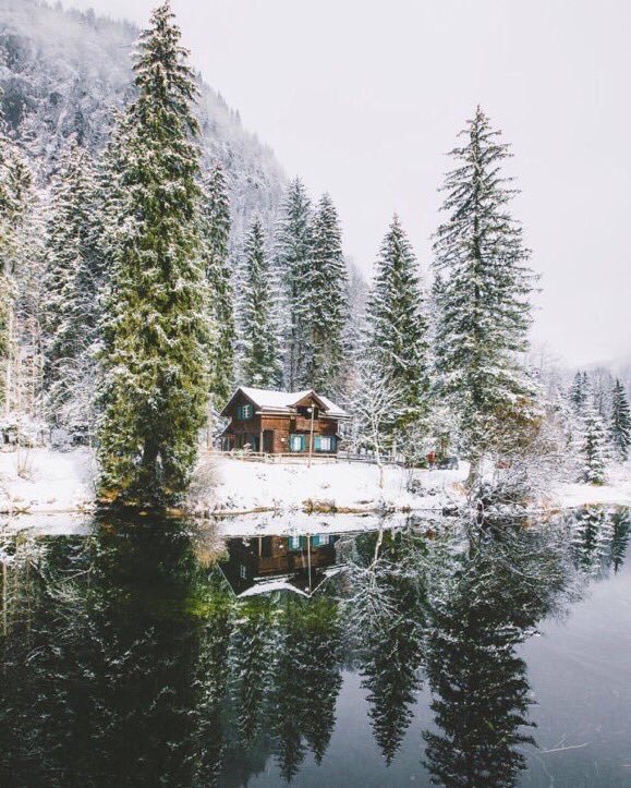 ButDansLaVie's tweet photo. Partir un weekend dans ce genre d'endroit ce serait le rêve 🎄❄️ https://t.co/RRkyffyui5