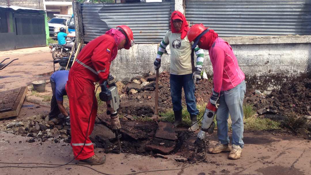 GobAmazonas's tweet photo. #PlanDeAsfaltado | Hoy #25Nov Continúa trabajando por una mejor vialidad en la ciudad de Pto Ayacucho el Gob Miguel Rodríguez
@MLambiente https://t.co/FZgMU1sSwD