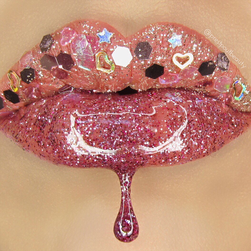 Prestpoutbeauty's tweet photo. I love 💕 GLITTER 😛 Do you like my #lipdrip #makeupforunicorns Looking #lipart 💧? Product info on my IG post. #dripart https://t.co/zsYJGrCznA