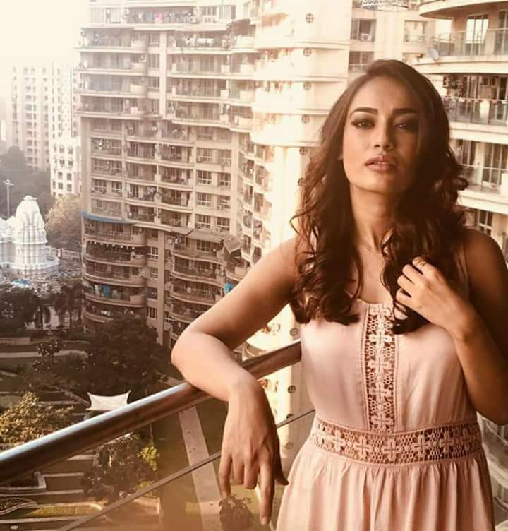 ranushbani's tweet photo. Good evening my friends ❤💋 https://t.co/5KDtDTGceK