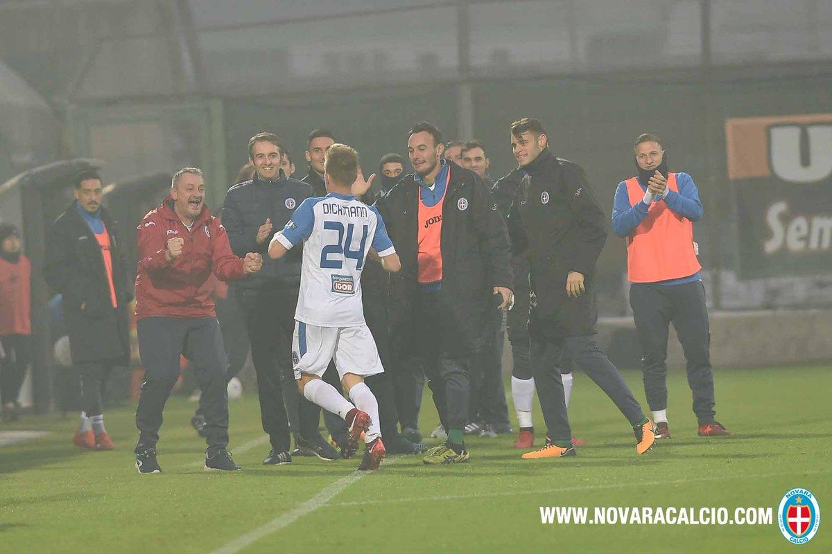 Novara__1908's tweet photo. ⚽️⚽️ Secondo gol oggi, secondo gol in campionato e seconda esultanza alla @GhaliFoh
🇮🇹 il nostro nazionale U21 meriterebbe un biglietto per il tuo concerto... #VenNov #Novara https://t.co/TmFZ4FFupE