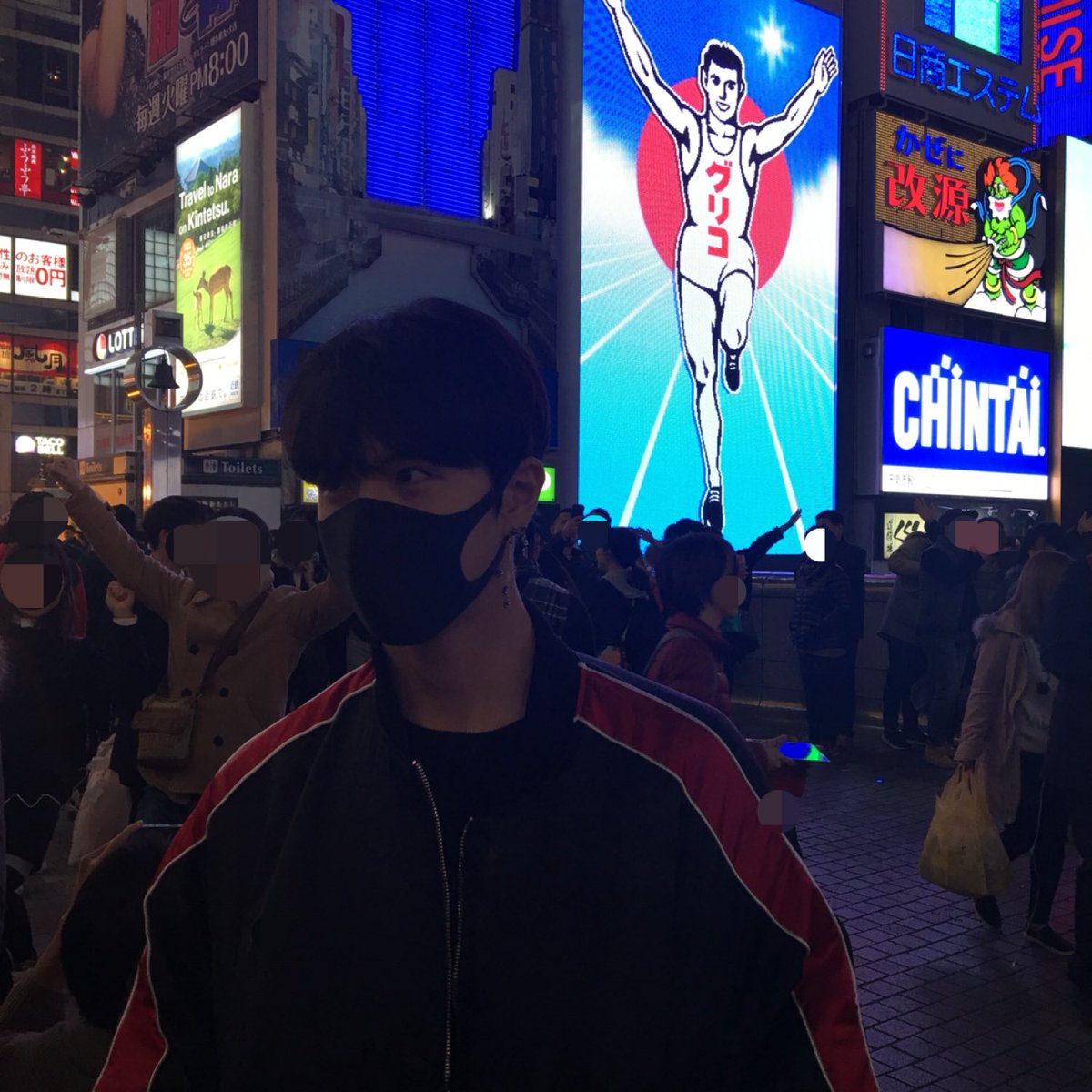 JBJtwt787's tweet photo. [#김동한😬] 일본은 한국보다 훨씬 
안 추워요 
그러니까 여러분들 따듯하게 입고 다니고 
나 한국 가기 전까지 감기 조심해야 해요!🤧 https://t.co/wIrAJMb1b3