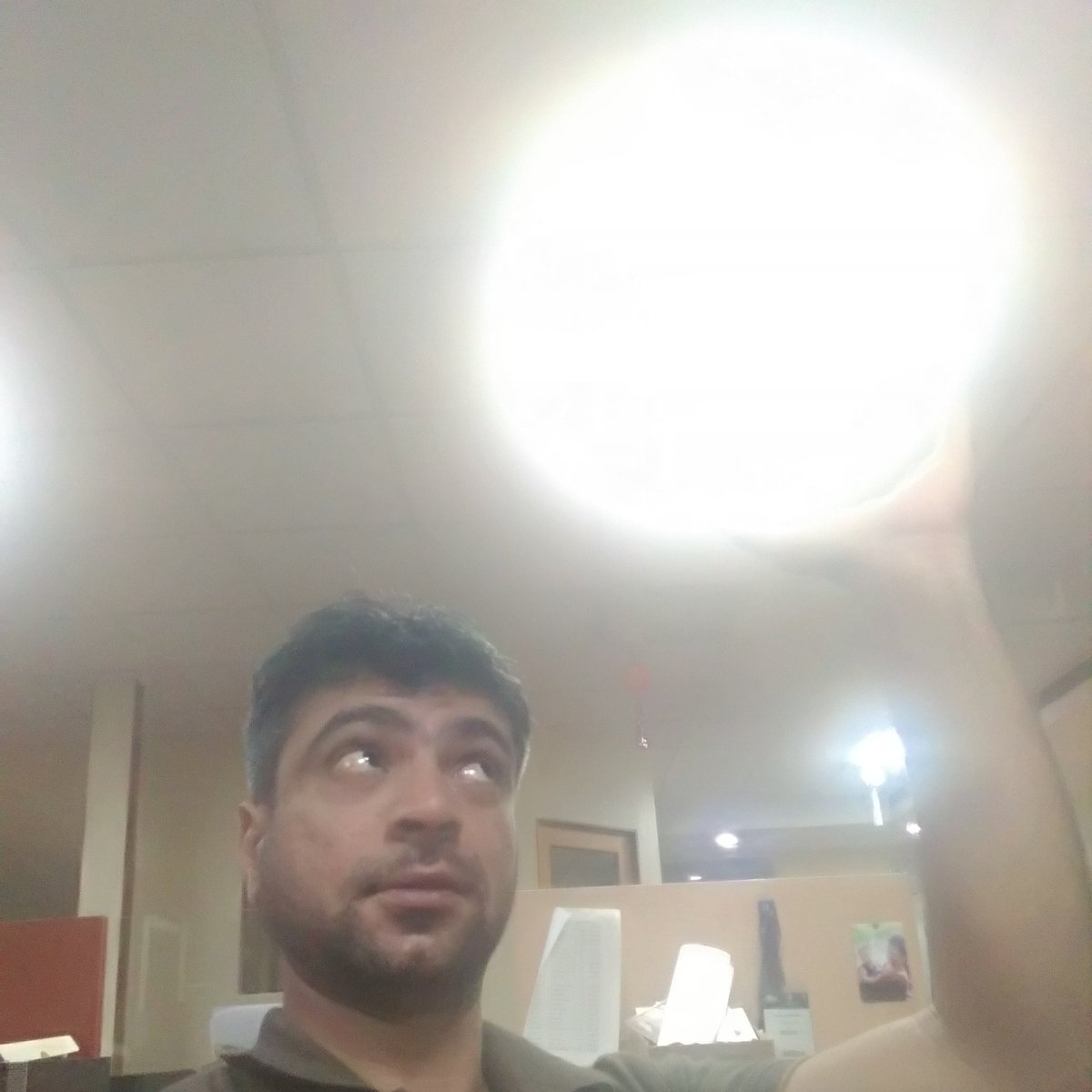 NotMengele's tweet photo. Reach out and touch the moon, for nothing is beyond your reach.
#experimentswithlight #saturdayselfie #officescenes #officefun #fukatkagyaan https://t.co/tNvYSxP421