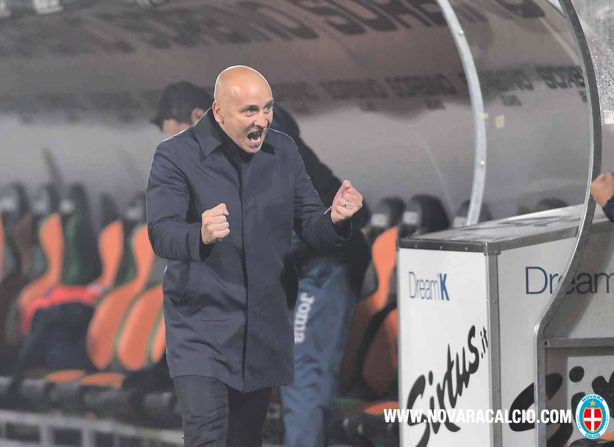Novara__1908's tweet photo. ⚪️🔵🗣 #Anduma mister 🤗😍
#VenNov 1-3 https://t.co/cmzJuJVyUl