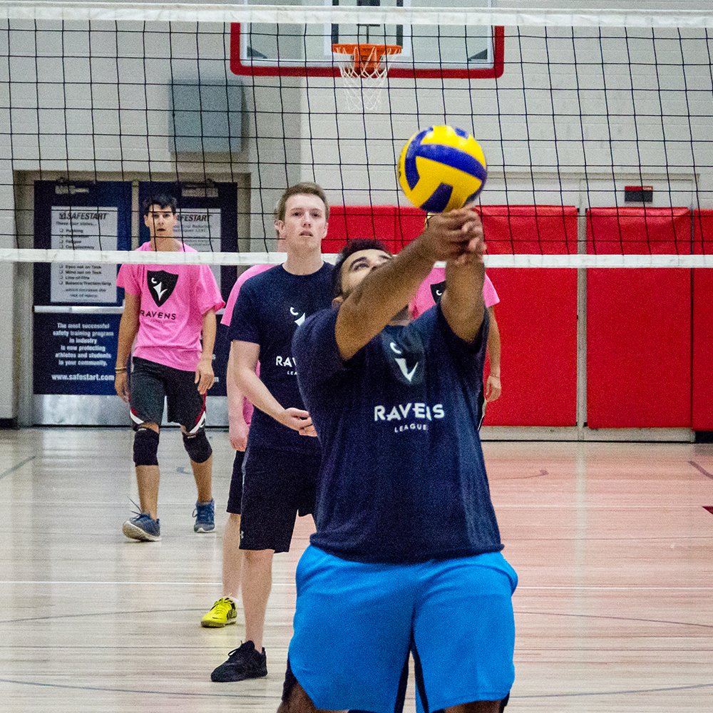 RavensCentre's tweet photo. Get ready to PLAY after the 🎄 break!
Registration is now OPEN for #CULeagues and #CUIntra. 

Co-ed, ♂️ only or ♀️ only sports. Sign up the whole squad or by yourself and we'll get you on a team!

➡️ https://t.co/Wiah7kcwqj https://t.co/feNqkM8Wyc