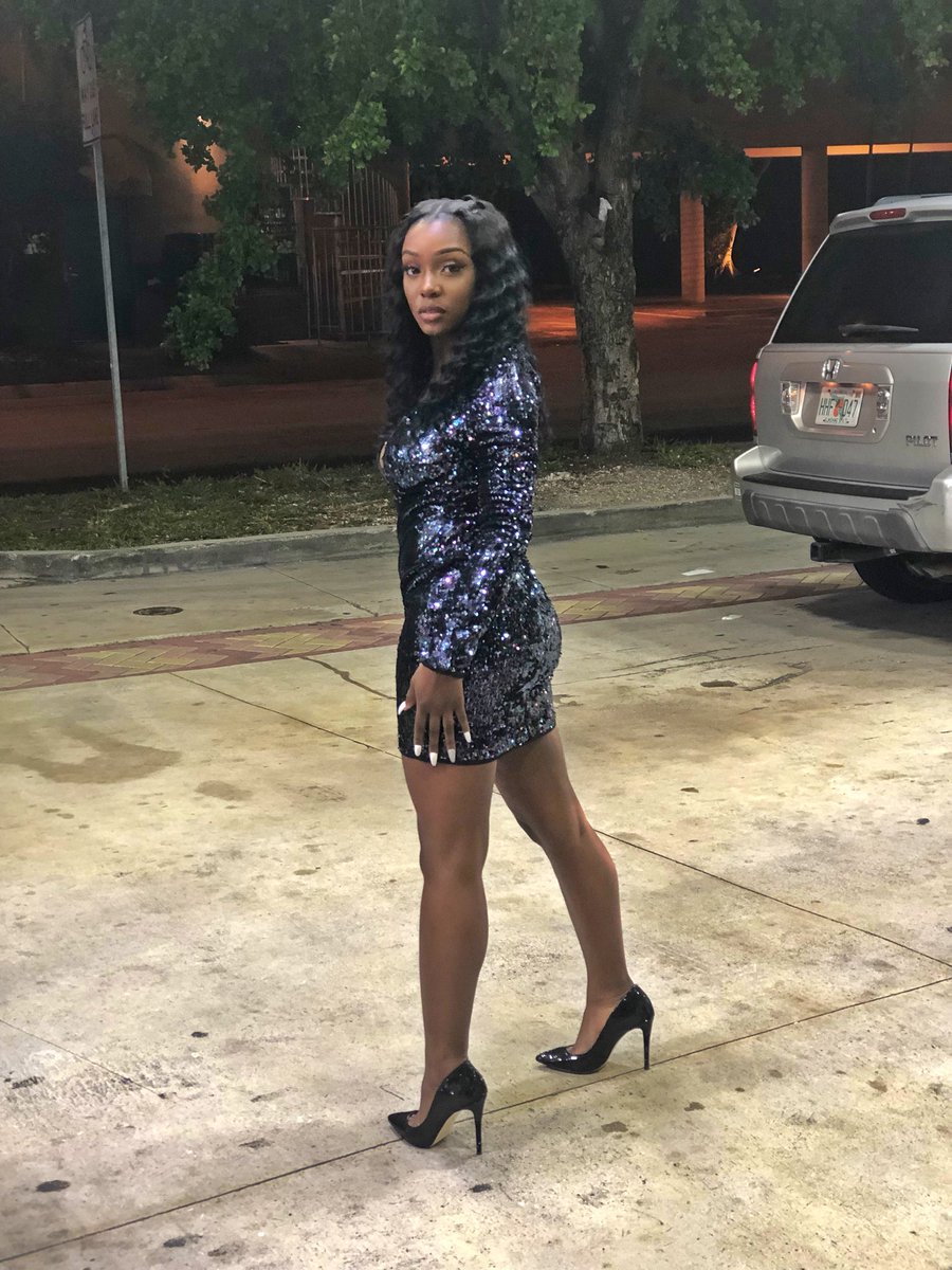 thereall_des's tweet photo. He ain’t fuckin with no average chick😜✨😍 #UltraLust2k17 https://t.co/9zwxozp4Tv