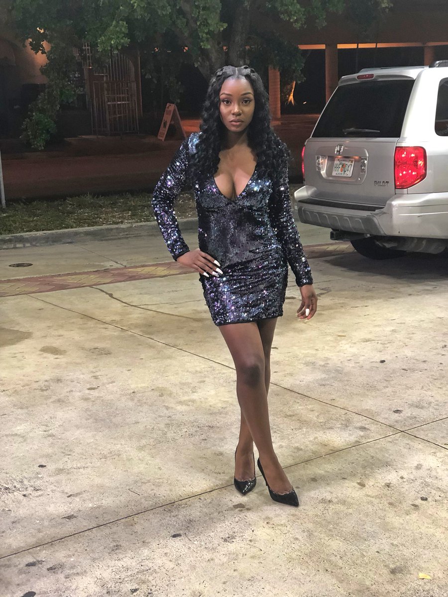 thereall_des's tweet photo. He ain’t fuckin with no average chick😜✨😍 #UltraLust2k17 https://t.co/9zwxozp4Tv