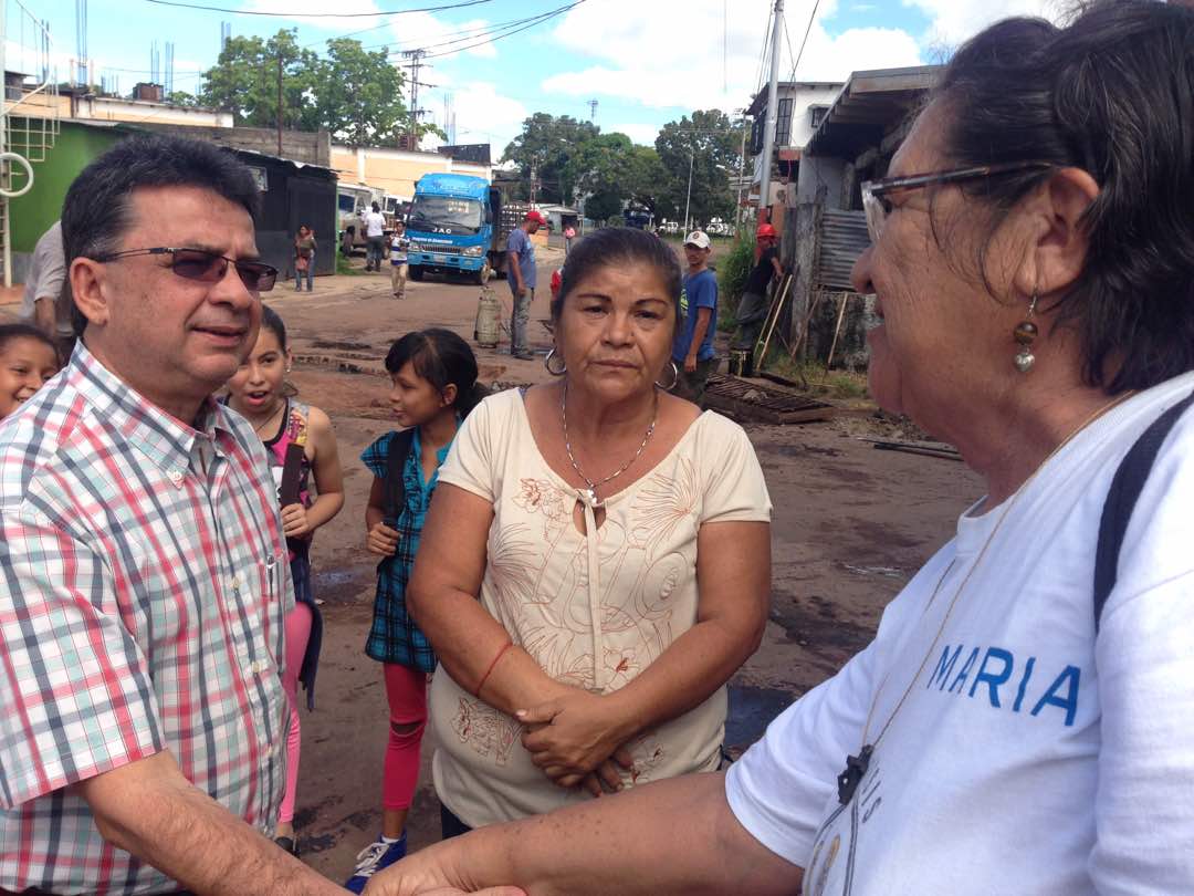 GobAmazonas's tweet photo. #PlanDeAsfaltado | #25Nov La comunidad del sector Aramare recibe con alegría y agradecimiento al Gob Miguel Rodríguez
@MLambiente https://t.co/6Jk2Tn9xOK