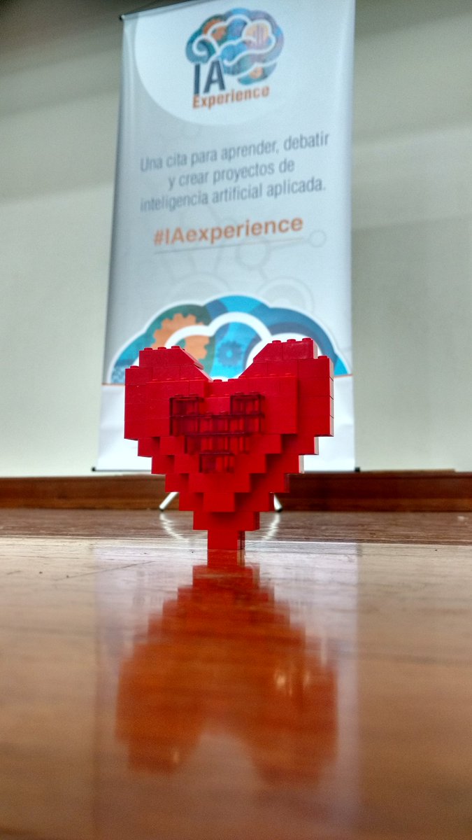 RubenDuarte0824's tweet photo. #IAexperience @Camilaf24 @mararto_ @DiegoJavierMena @beta_daniela https://t.co/3i7zS6pym4