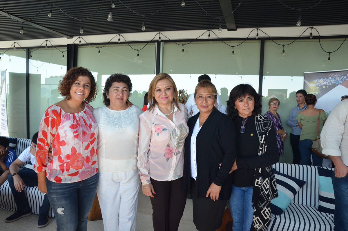 Hendricksles's tweet photo. El rol de la tecnología en nuestras #PlataformasDigitales, nos acerca a nuestras comunidades logrando un enlace #constante.
Asistí junto con mis compañeros del #PRIQROO al foro de “Tecnologías aplicadas al Marketing Político” impartido por @ICADEP_QRoo_PRI #EstamosCerca 🤓 https://t.co/AtmH5oXnEv